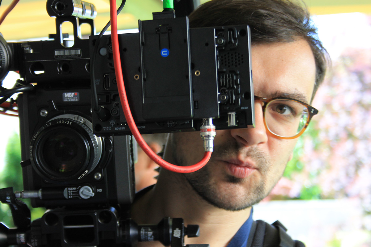 Der Kameramann frontal